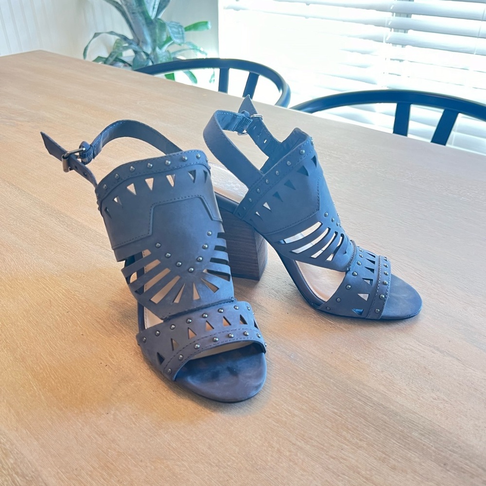 Vince Camuto Reston wedges size 8.5